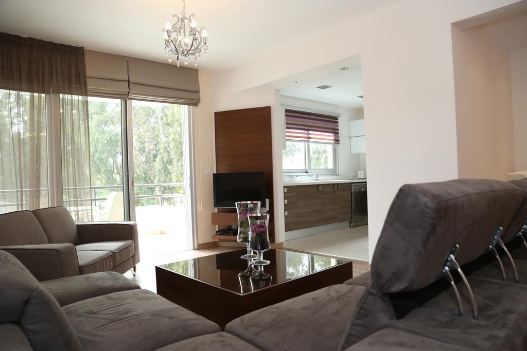River Beach Apartments Limassol Cameră foto